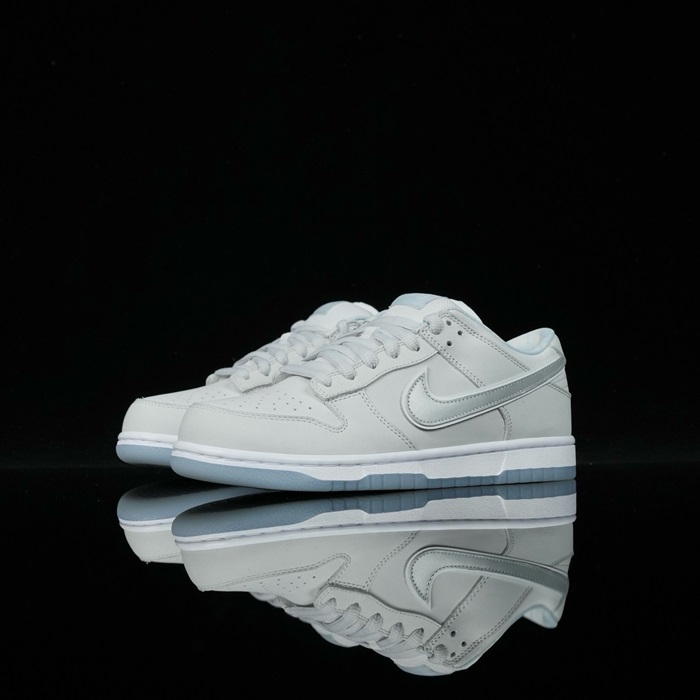 ナイキユニセックスグレースニーカーs175