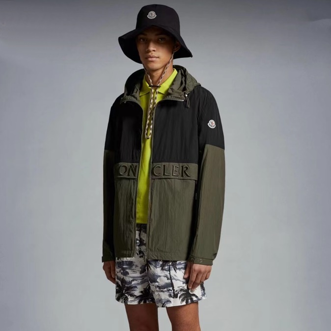 モンクレールメンズカーキジャケットc186