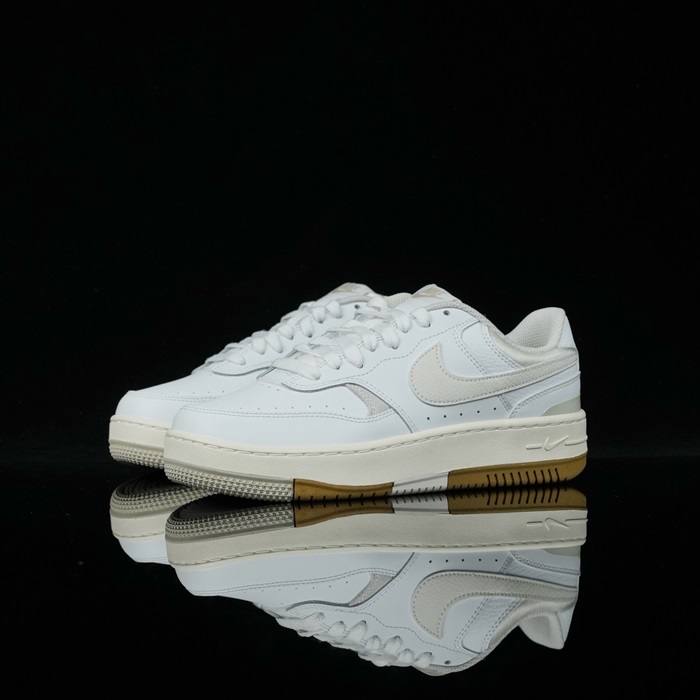 ナイキユニセックスホワイトスニーカーs177