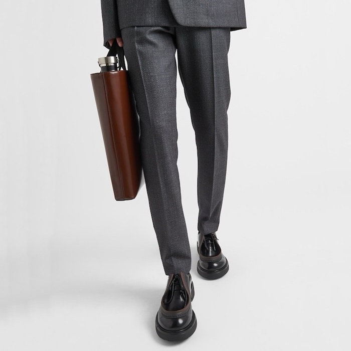 プラダメンズブラックローファーs207