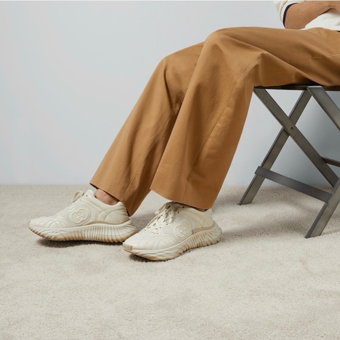 グッチユニセックスホワイトスニーカーs343