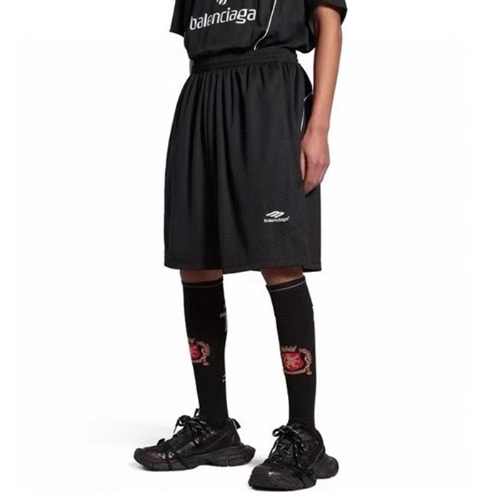 バレンシアガメンズブラックショートパンツc216