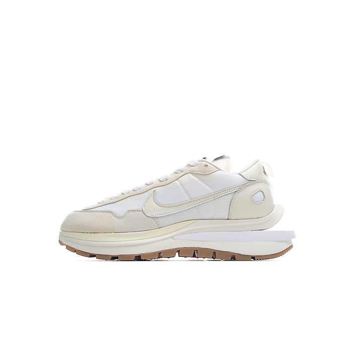 ナイキユニセックスホワイトサカイs566