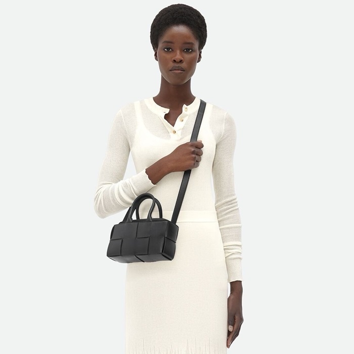 ボッテガヴェネタレディースブラックミニアルコバッグb1473