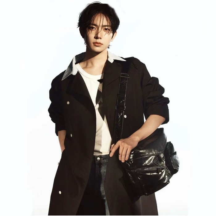 プラダメンズブラックメッセンジャーバッグb1524