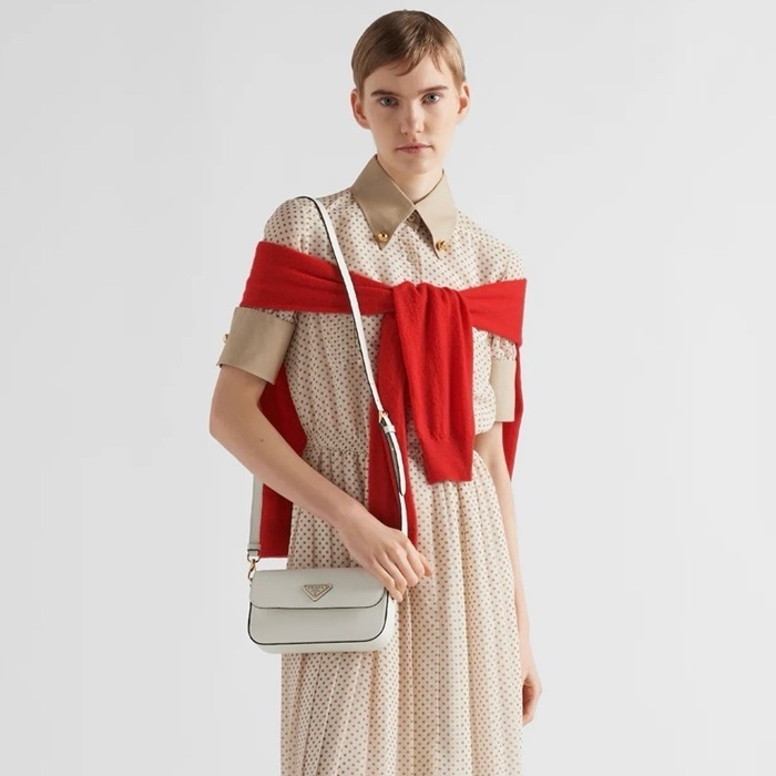 プラダレディースホワイトサフィアーノショルダーバッグ1D356b1596