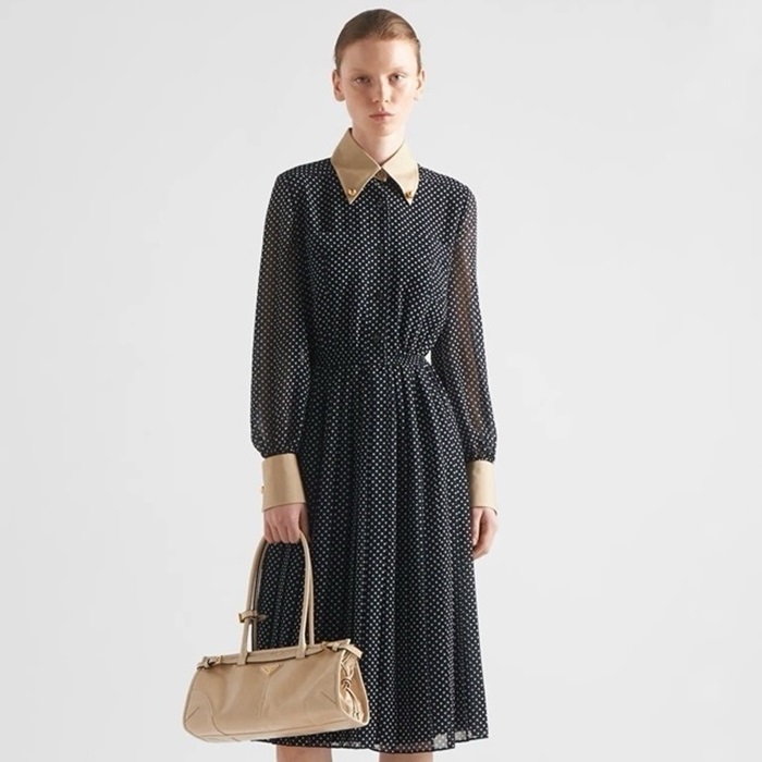 プラダレディースベージュリュクスソフトバッグb1605