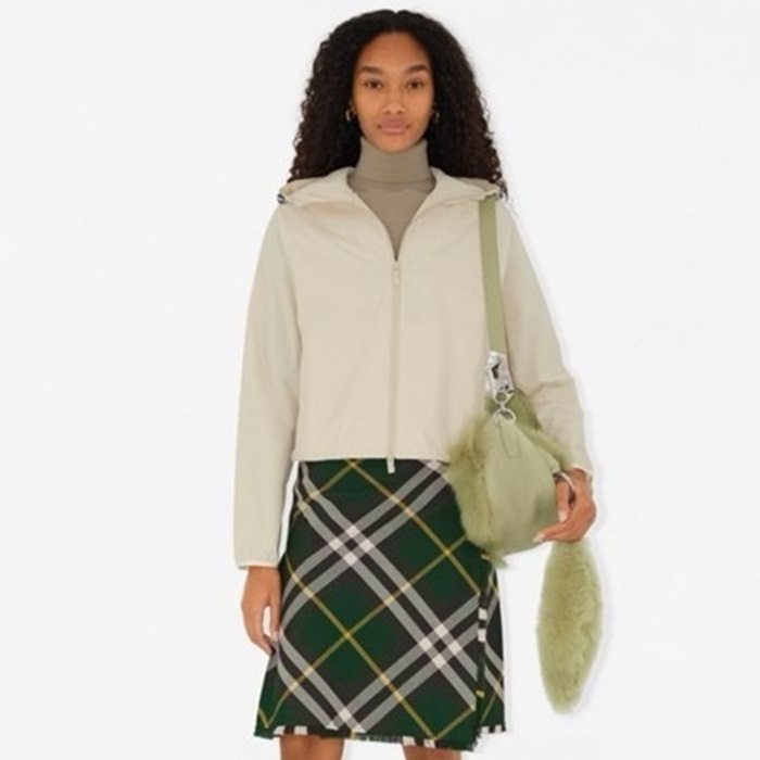 バーバリーレディースアイボリージャケットc474