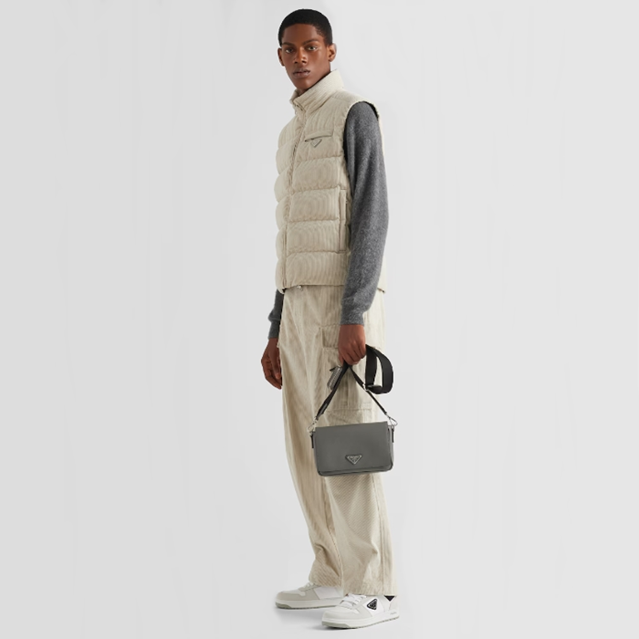 プラダメンズグレーメッセンジャーバッグb1613