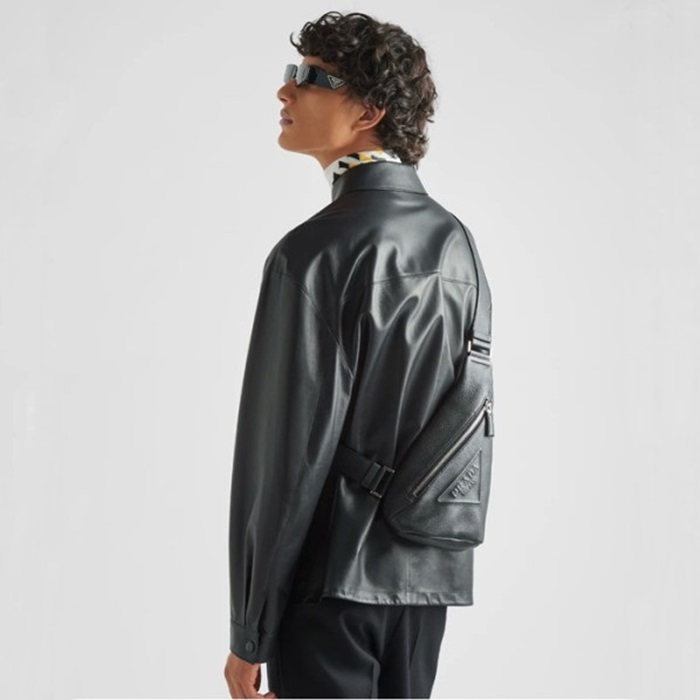 プラダメンズブラックスリングバッグb1621