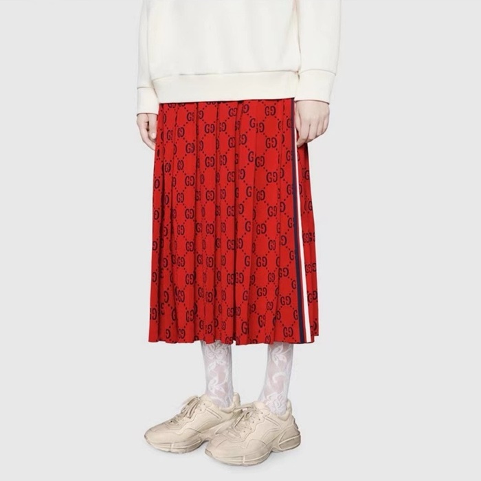 グッチユニセックスアイボリーs577