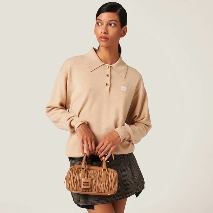 ミュウミュウレディースアイボリーポロニットc497