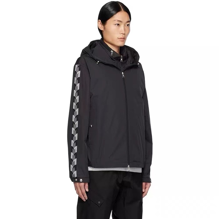 モンクレールメンズブラックジャケットc518