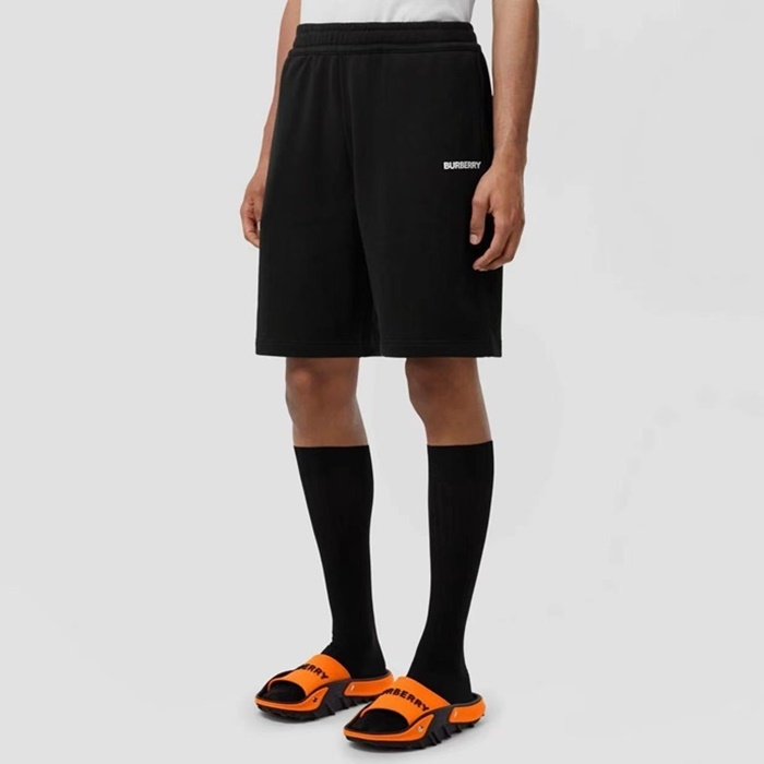 バーバリーメンズブラックショートパンツc331