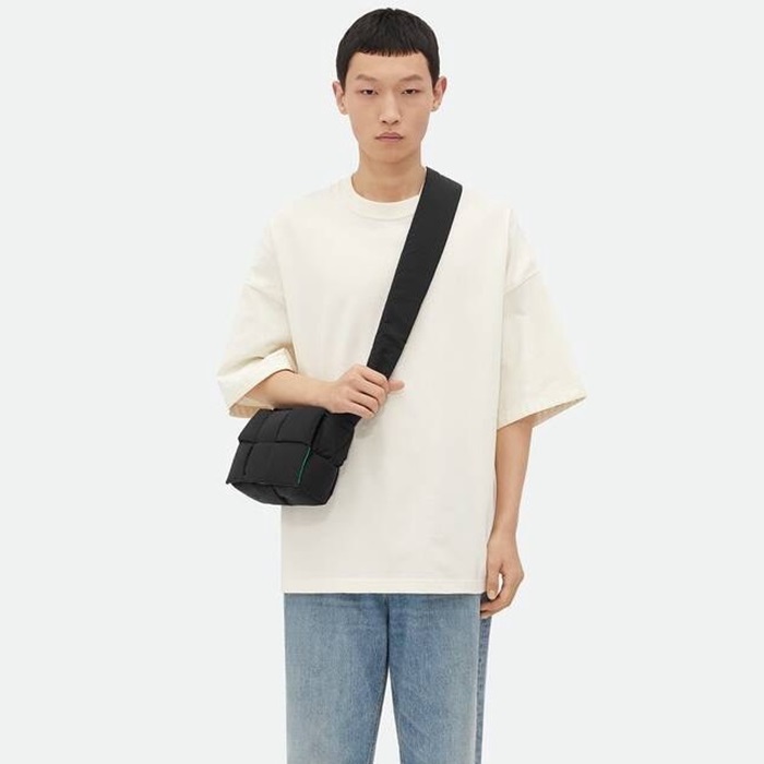 ボッテガヴェネタユニセックスカセットバッグb1650