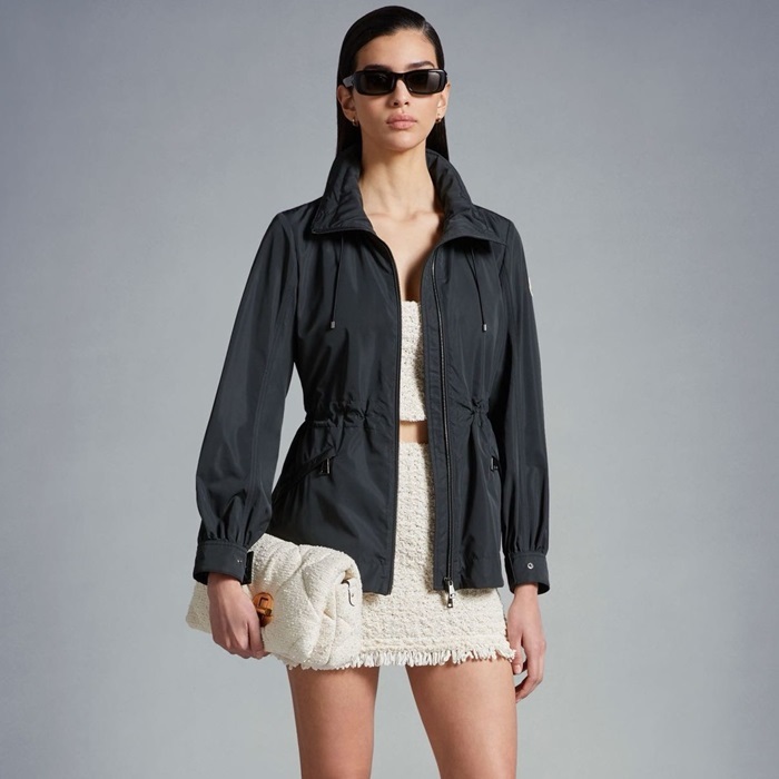 モンクレールレディースブラックジャケットc610