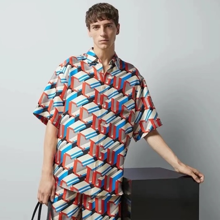 グッチメンズアイボリー半袖シャツc368