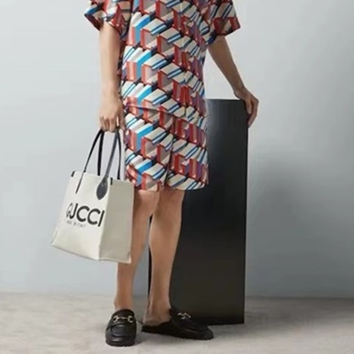 グッチメンズアイボリーショートパンツc369