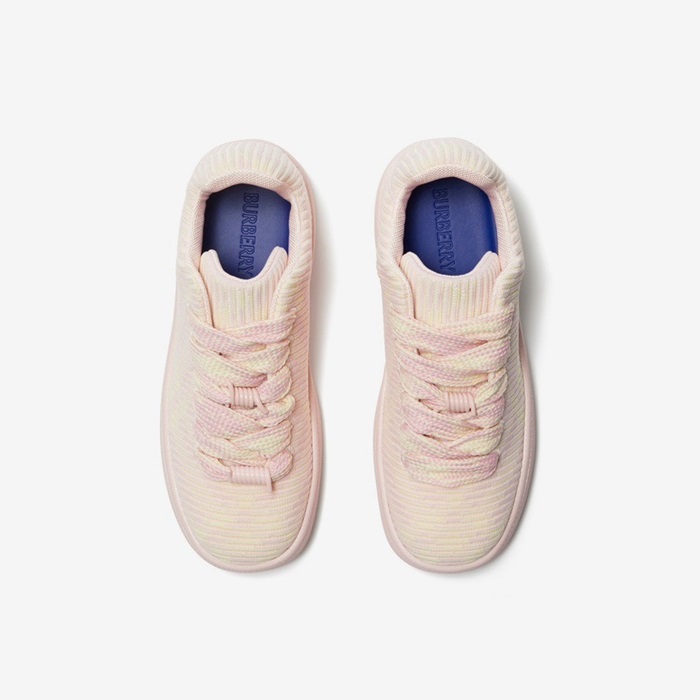 バーバリーユニセックスピンクスニーカーs640