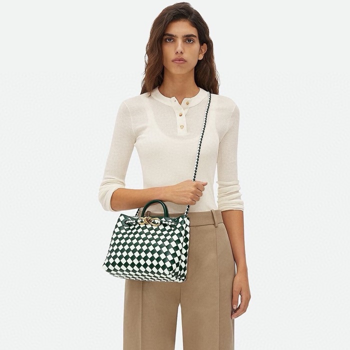 ボッテガヴェネタレディースグリーンアンディアーモb1949