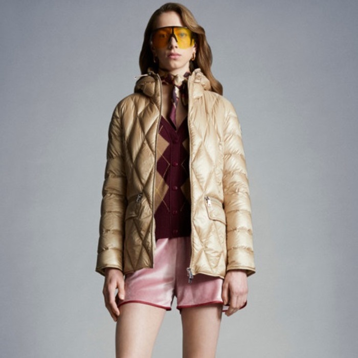 モンクレールレディースパディングダウンジャケットc900