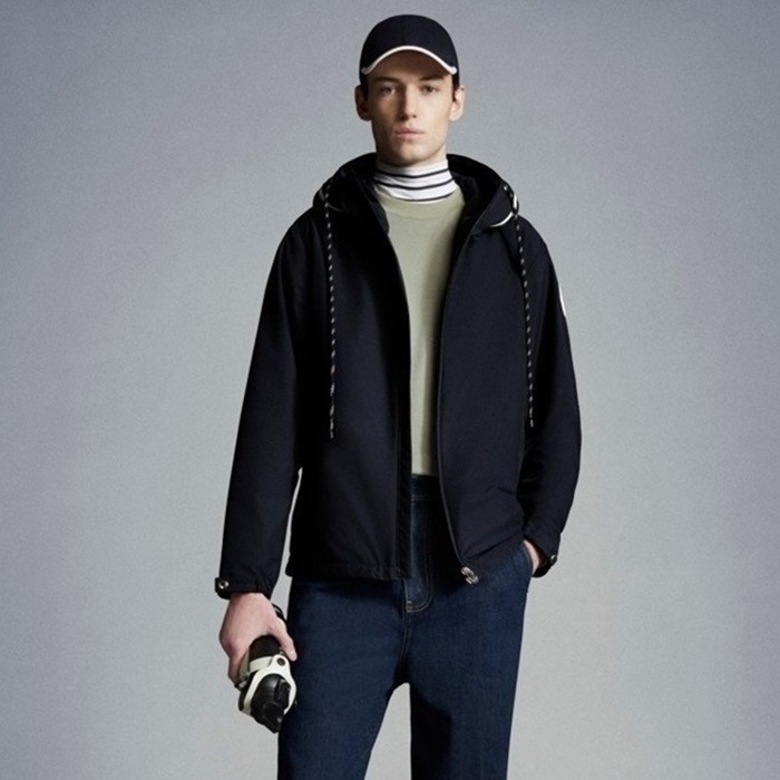 モンクレールメンズ二重フードレタリングブレーカージャケットc919