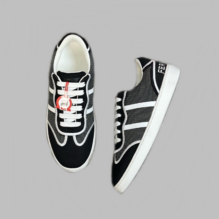 サルヴァトーレフェラガモメンズブラックスニーカーs697