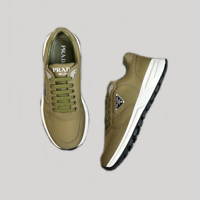 プラダメンズカーキスニーカーs735