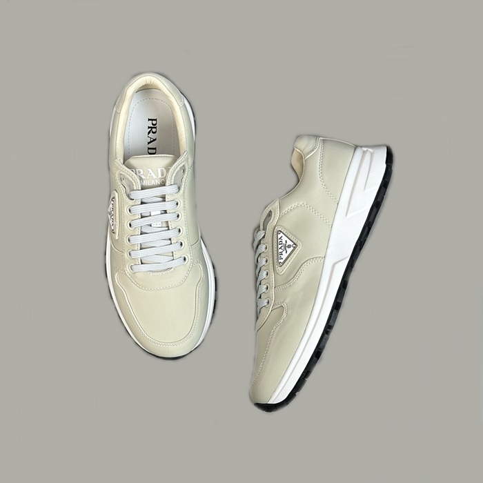 プラダメンズベージュスニーカーs736