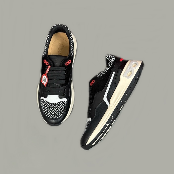 サルヴァトーレフェラガモメンズブラックスニーカーs738