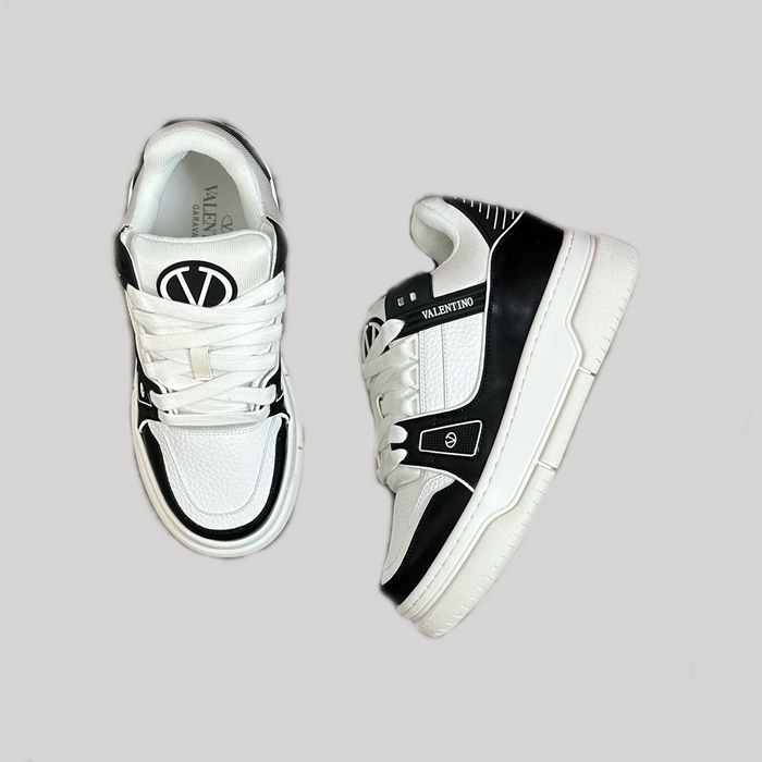 ヴァレンティノユニセックスブラックスニーカーs749