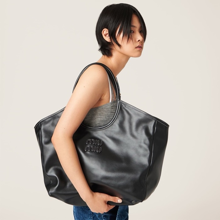 ミュウミュウレディースブラックアイヴィーバッグb2056