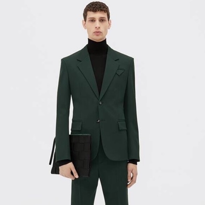 ボッテガヴェネタメンズブラッククラッチバッグb2151