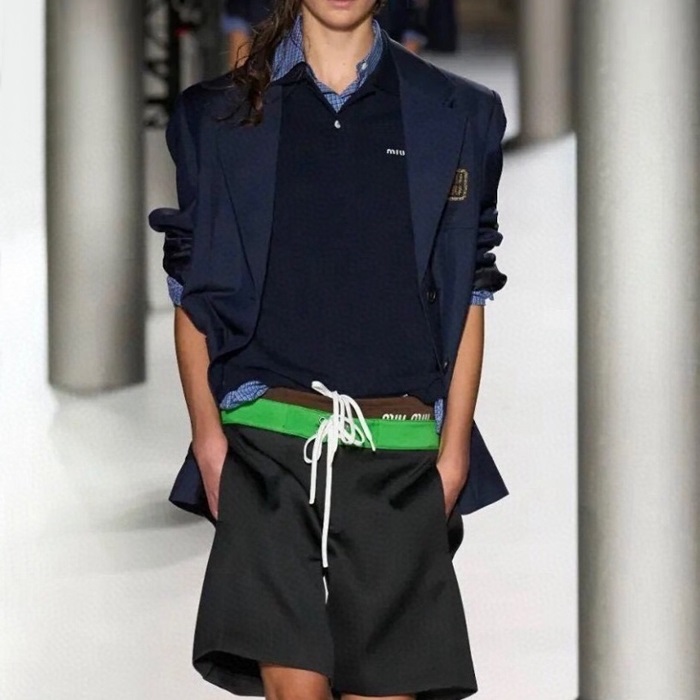 ミュウミュウメンズブラックショートパンツc935