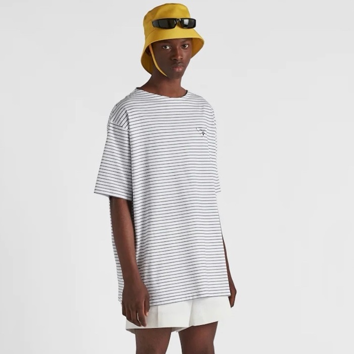 プラダメンズブラック半袖Tシャツc996