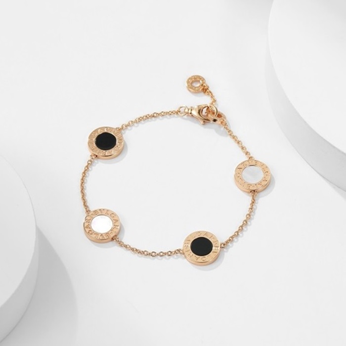 ブルガリレディースゴールドブレスレットc2054