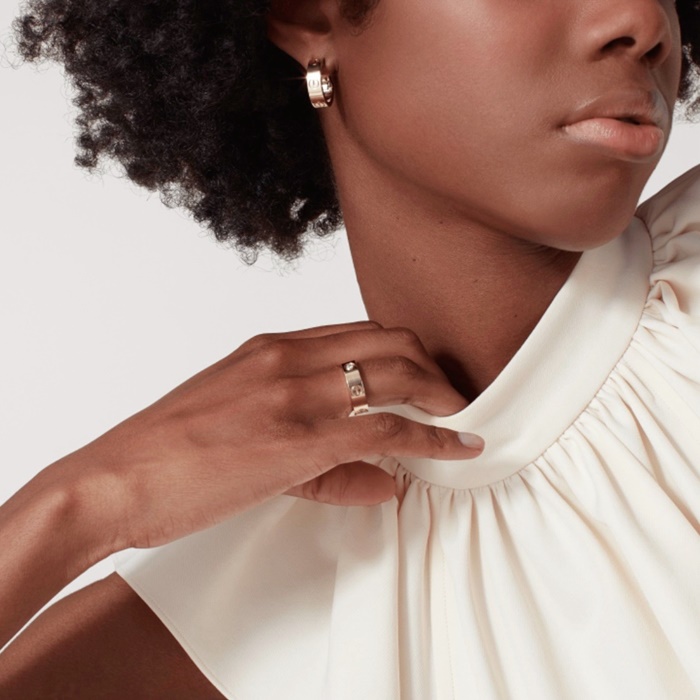 カルティエレディースゴールドピアスc2143