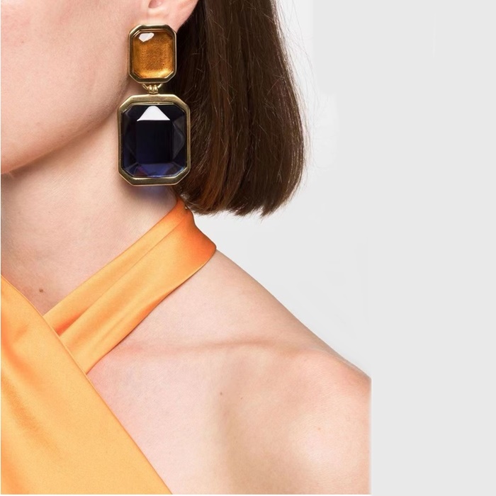 サンローランレディースゴールドピアスc2163