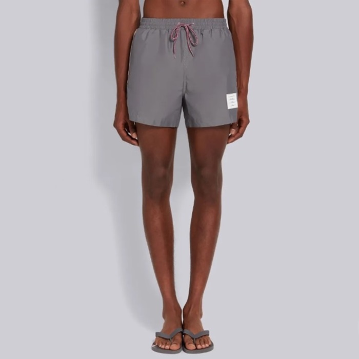 トムブラウンメンズグレーショートパンツc1148