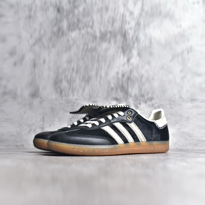 アディダスユニセックスサンバスニーカーs1030