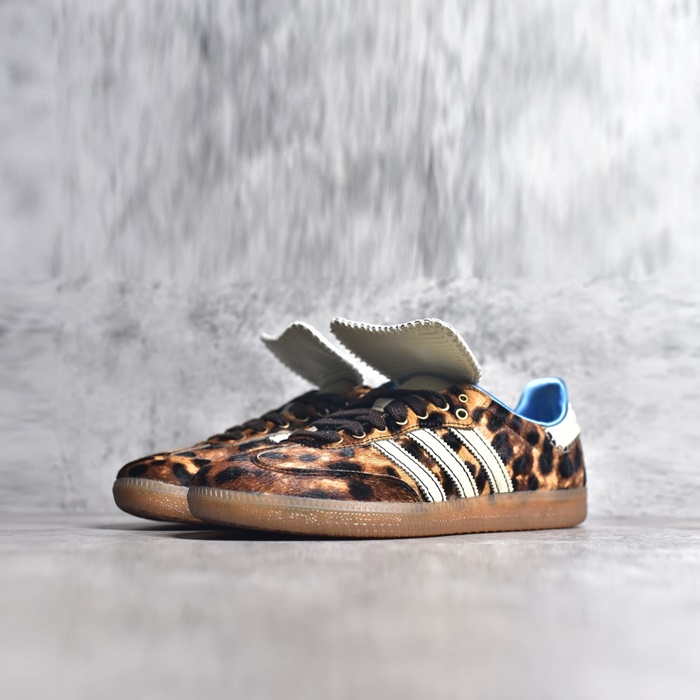 アディダスユニセックスサンバスニーカーs1031