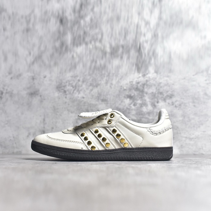 アディダスユニセックスサンバスタッドスニーカーs1045