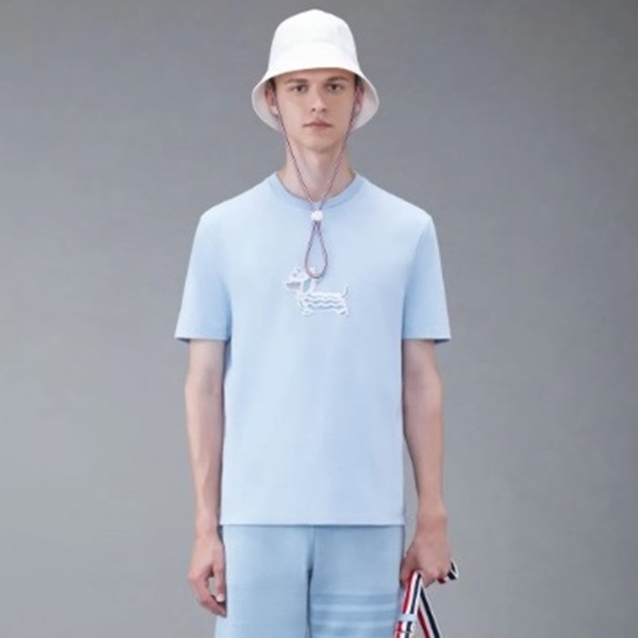 トムブラウンメンズラウンド半袖Tシャツc1265