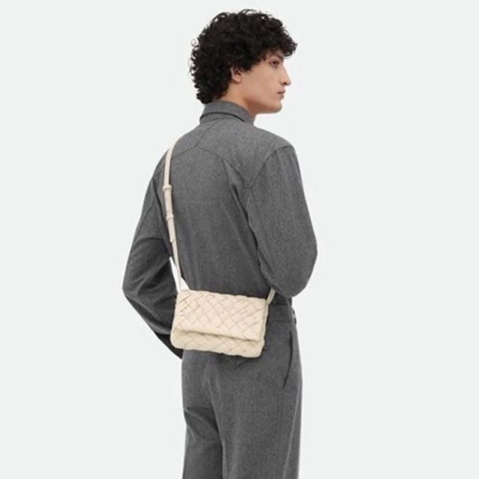 ボッテガヴェネタユニセックスランプルメッセンジャーバッグb2288