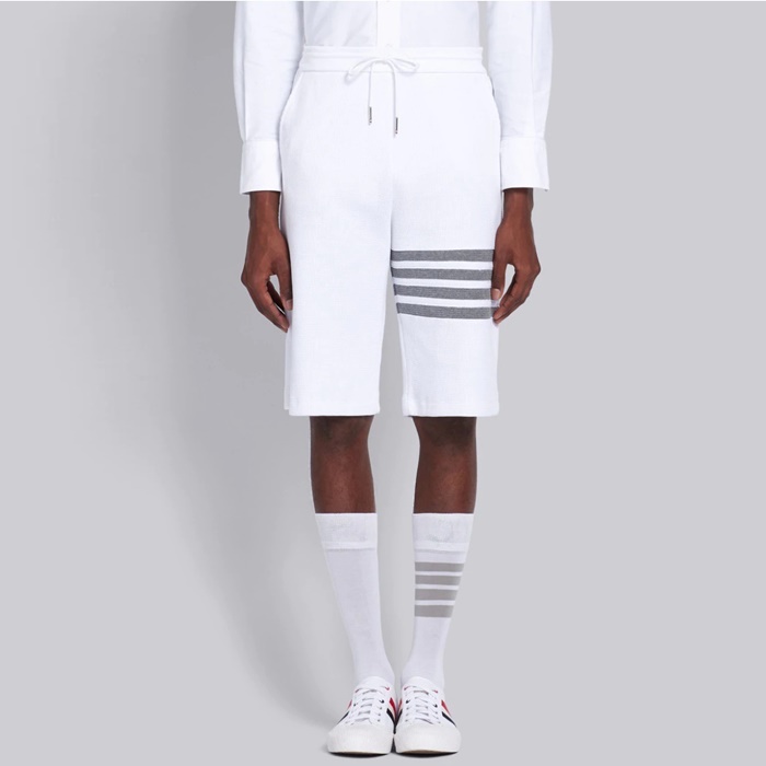 トムブラウンメンズクラシックショートパンツc1340