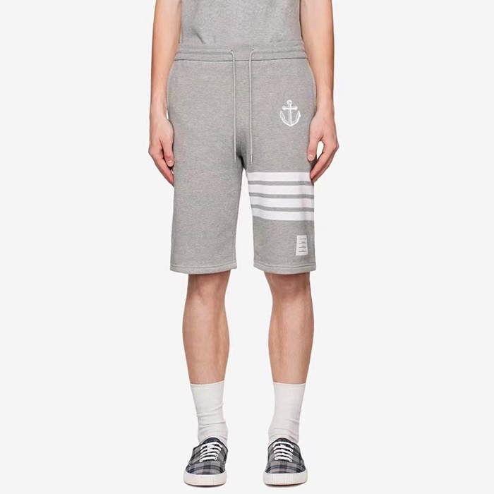 トムブラウンメンズクラシックショートパンツc1341