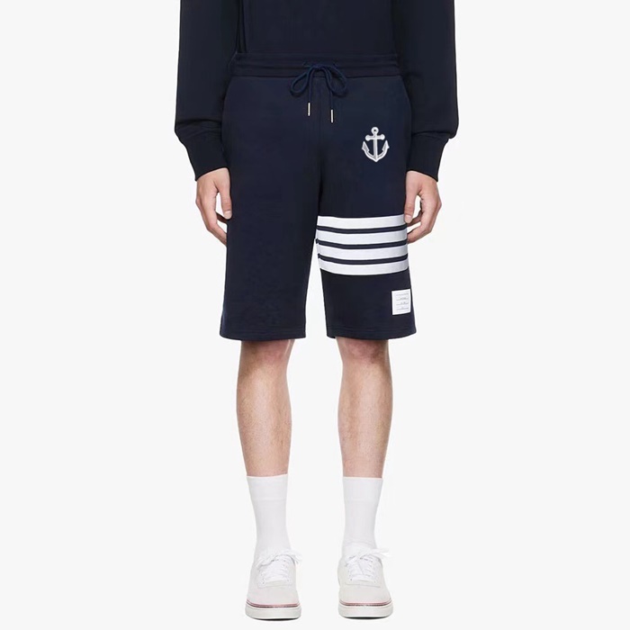 トムブラウンメンズクラシックショートパンツc1342