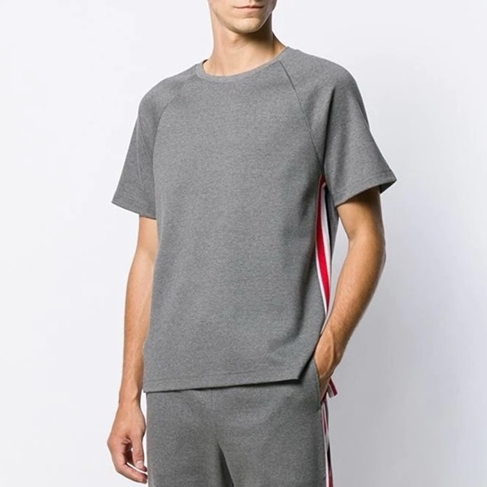 トムブラウンメンズラウンド半袖Tシャツc1358