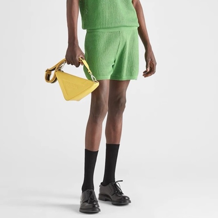 プラダメンズグリーンショートパンツc1420