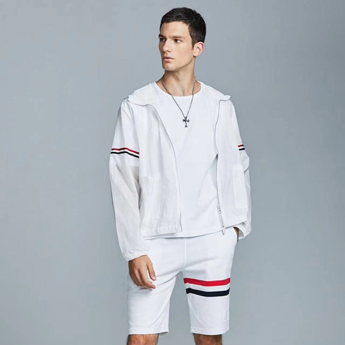 トムブラウンメンズクラシックショートパンツc1441